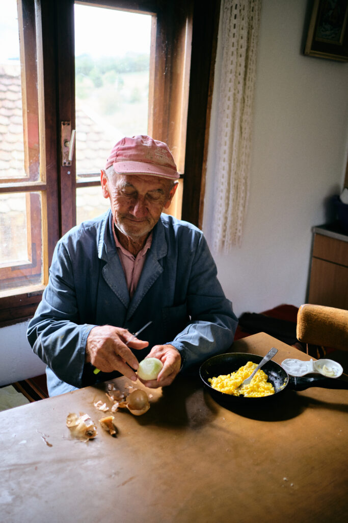 What Are The Benefits Of A Comfortable Sleep Environment For Seniors?
